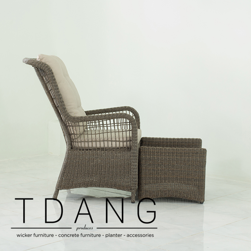 Elise Relax Wicker Chair with Ottoman Elise Relax Wicker Chair with Ottoman