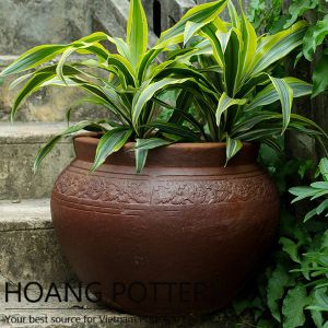 Beautiful Pattern Black Clay Flower Planter (HPHP061)