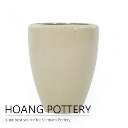 Cream round outdoor ceramic planter