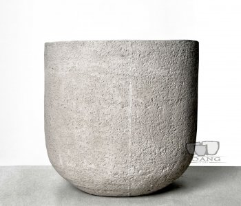 How to Clean Concrete Planters